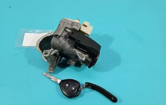 Toyota Auris 150 Ignition lock 450200204 IMPRK1555646
