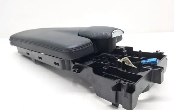 Mercedes-Benz E W212 Armrest 0005746037
