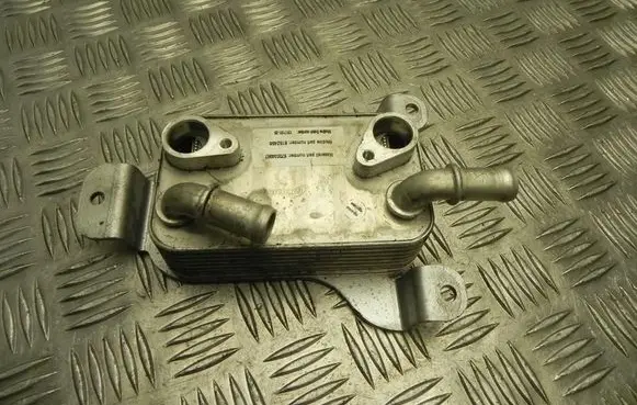Maserati Levante Engine oil radiator 670034967