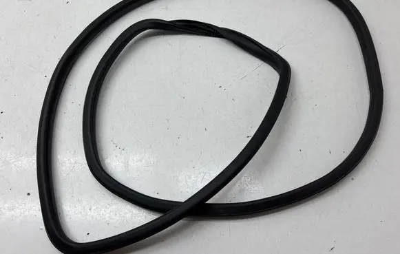 Renault Kadjar Rear door rubber seal (on body) 