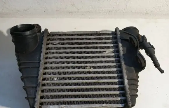Skoda Octavia Mk1 (1U) Intercooler radiator 1J0145803F