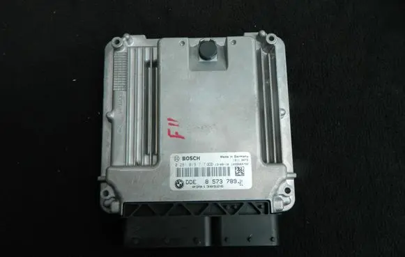 BMW 5 F10 F11 Engine control unit/module 8573789