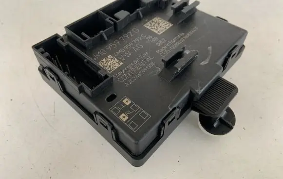 Audi Q7 4M Door control unit/module 4M0959792G 4M0959792C