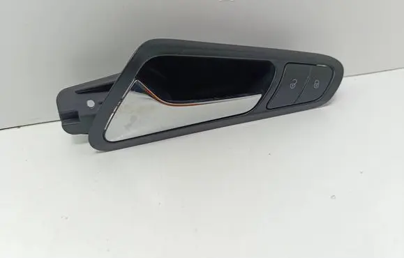 Volkswagen PASSAT B6 Front door interior handle 3C1837113D