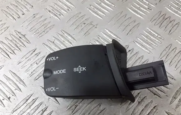 Ford Focus Multifunctional control switch/knob 758710