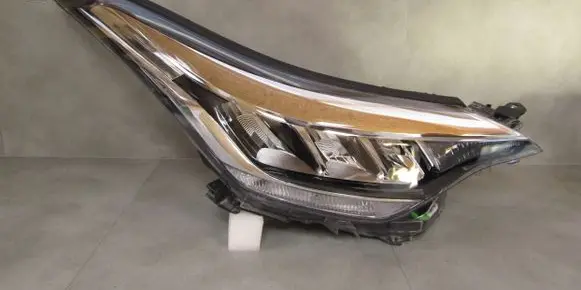 Toyota C-HR I Headlight/headlamp 81110F4180 195125712