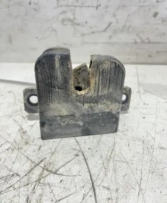 Loading door lock