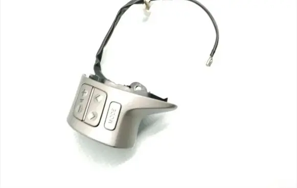 Steering wheel buttons/switches