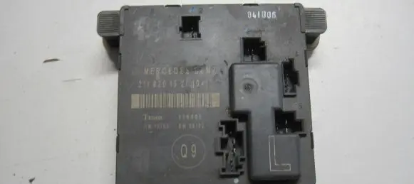 Mercedes-Benz E W211 Door control unit/module 2118201526 A2118201526