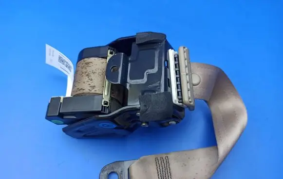 Jaguar XJ X308 Rear seatbelt 65370A4 HNF7066AAAFK 33014269