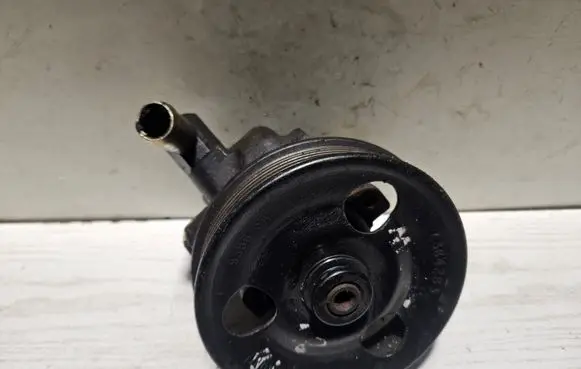 Ford Mondeo MK I Power steering pump 93BB3A733AB C364283