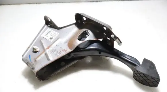 Clutch pedal