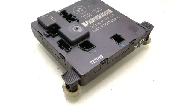 Mercedes-Benz E W211 Door control unit/module 2118201526