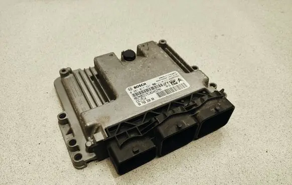 Peugeot 208 Engine control unit/module 9666729680 9676833080 0281017337