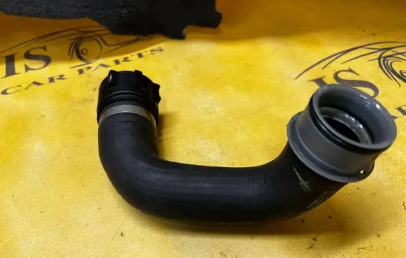 Mercedes-Benz GL X166 Engine coolant pipe/hose A1665000975