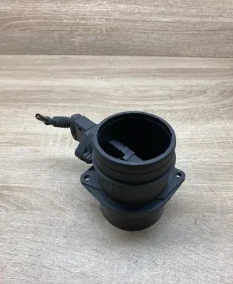 Volkswagen Golf IV Mass air flow meter 071906461A 0280217529
