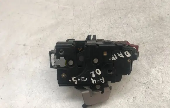 Audi A4 S4 B6 8E 8H Rear door lock 8E0839016C