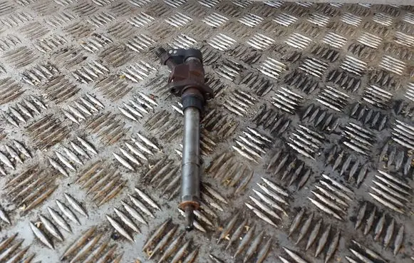 Fuel injector