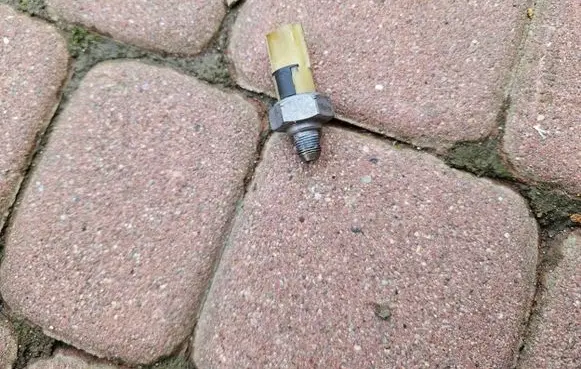 Renault Clio IV Oil pressure sensor 