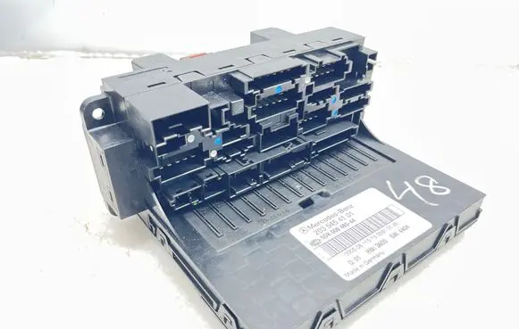 Mercedes-Benz C W203 Fuse module 2035454101 5DK00848544
