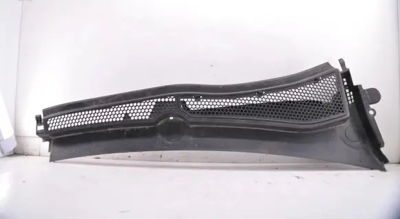 Peugeot 208 I Wiper trim 967330247
