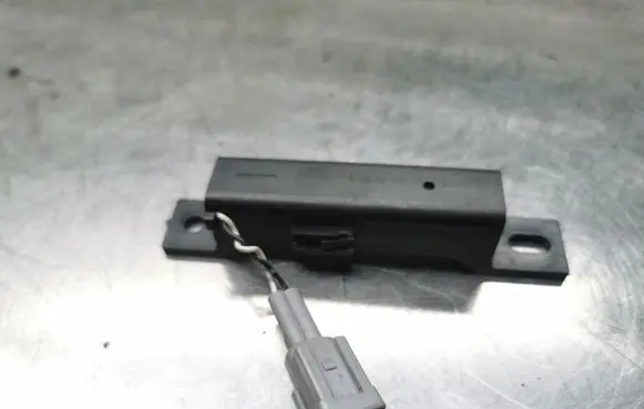 Nissan X-Trail T30 Airbag deployment crash/impact sensor