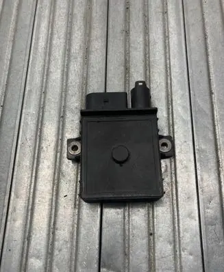 BMW 5 E60 E61 Glow plug pre-heat relay E2110022360 31718 0006722954