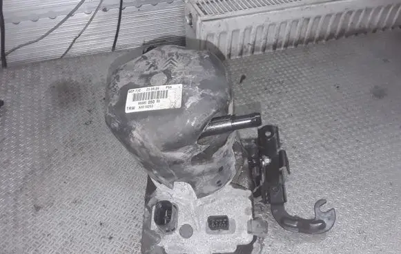 Citroen C5 Power steering pump 96880050