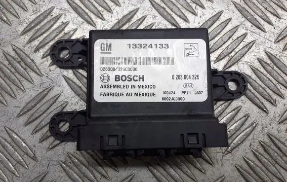 Opel Zafira B Parking PDC control unit/module 13324133
