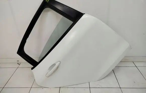 Peugeot 208 I Rear door 