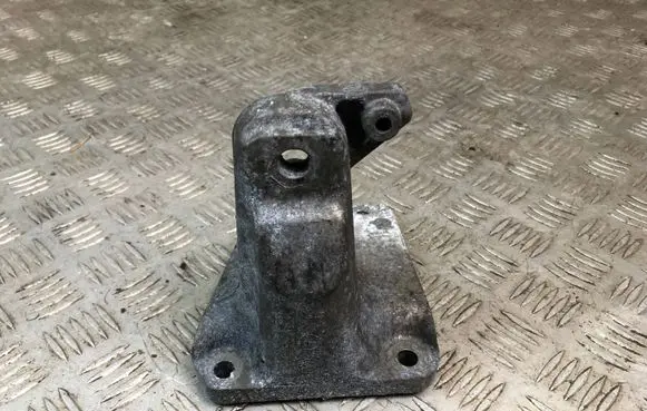 BMW 2 F22 F23 Engine mounting bracket 6788612