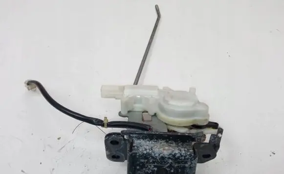 Mazda 5 Tailgate lock latch B6701