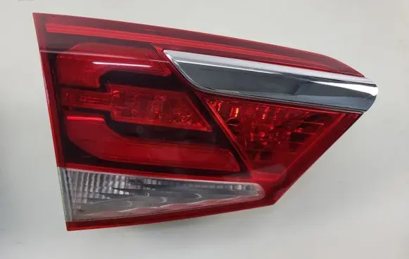 Hyundai i40 Tailgate rear/tail lights 924033Z5