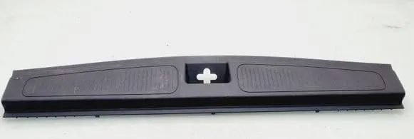 Trunk/boot sill cover protection