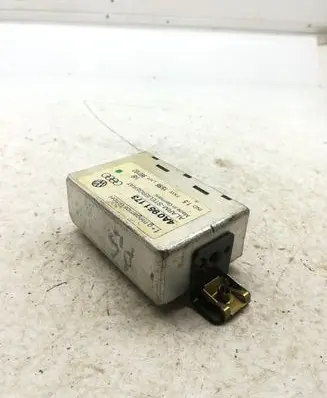 Audi A6 S6 C4 4A Alarm control unit/module 4A0951173