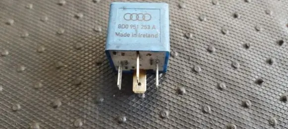 Audi A6 S6 C5 4B Other relay 8D0951253A 899313000