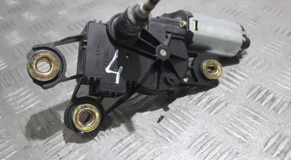 Seat Toledo III (5P) Rear window wiper motor 5P0955711B
