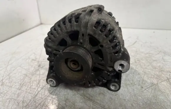 BMW X3 E83 Generator/alternator 7789980