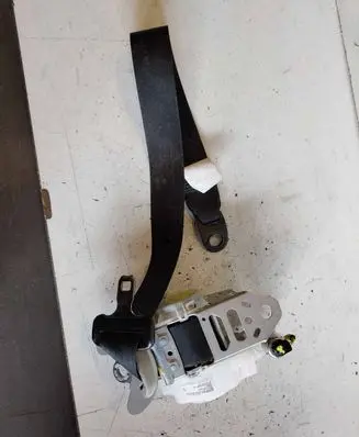 Toyota Avensis T270 Front seatbelt J082501