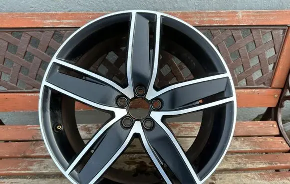 Audi A1 R18 alloy rim 