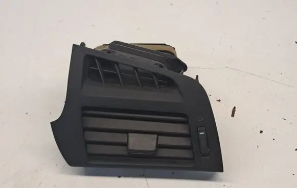 Toyota Verso Dashboard side air vent grill/cover trim 556500F020