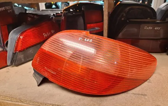 Peugeot 206 Rear/tail lights 3051