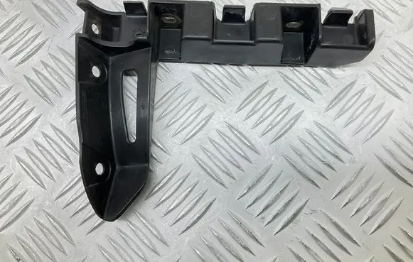 Front bumper mounting bracket