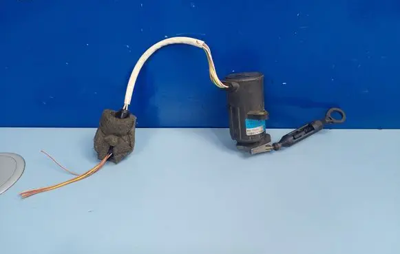 Audi A8 S8 D2 4D Accelerator pedal position sensor 0281002253 028907475AA