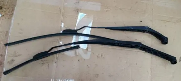 KIA Rio Front wiper blade arm