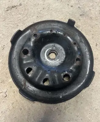 Toyota Avensis T220 Coil spring mount 