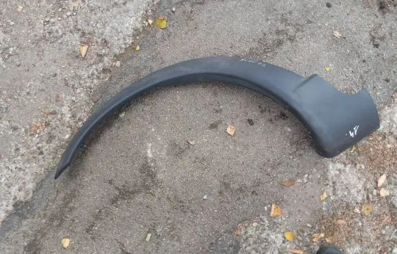 Volvo XC70 Front arch trim 8620128