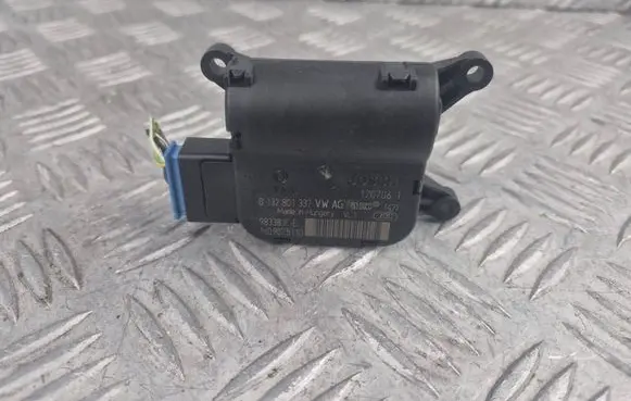 Skoda Octavia Mk2 (1Z) Air flap motor/actuator 1K0907511D 983381FE 0132801337