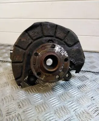 Volkswagen Touran I Front wheel bearing hub 