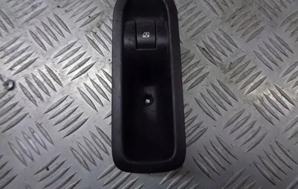Renault Megane II Quarter vent window switch 